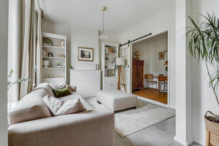 Photo 11 of Paulstraat 100