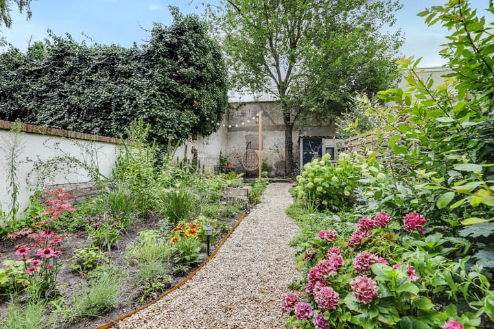 Photo 30 of Paulstraat 100