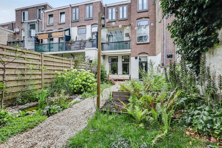 Photo 34 of Paulstraat 100