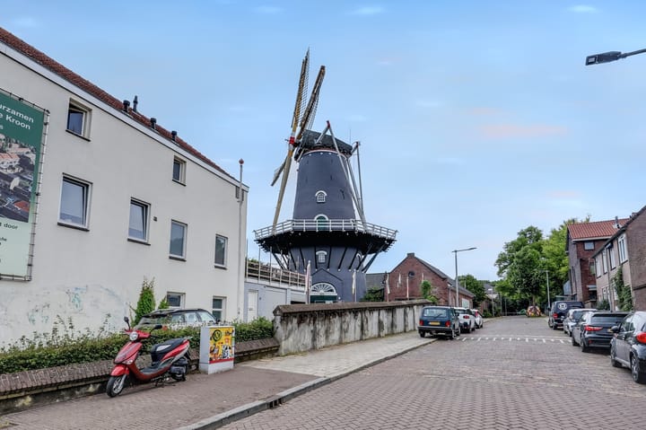 Photo 41 of Paulstraat 100