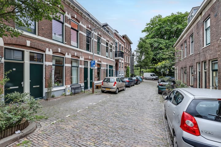 Photo 43 of Paulstraat 100
