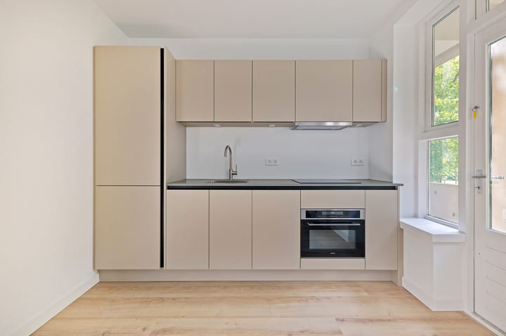 Photo 6 of Edisonstraat 14-1