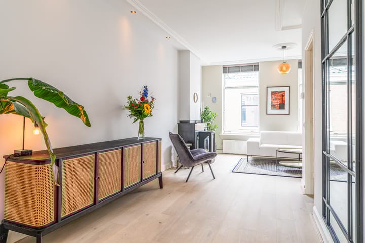 Foto 4 van Warmoezierstraat 5-B