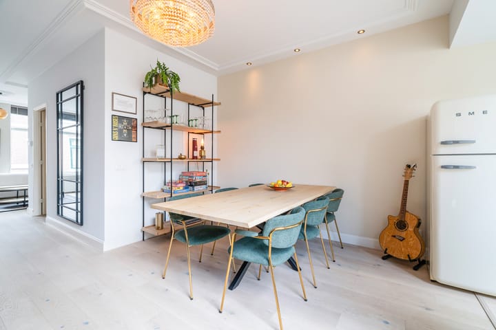 Foto 12 van Warmoezierstraat 5-B