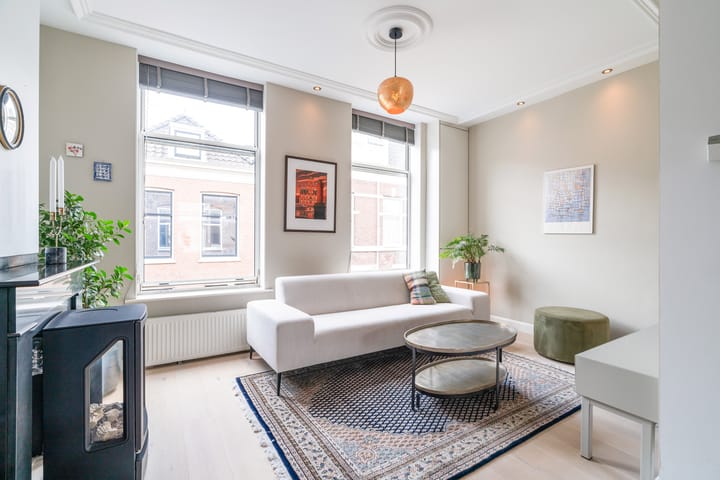 Foto 19 van Warmoezierstraat 5-B