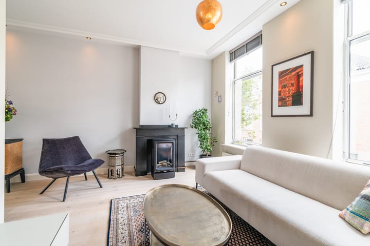 Foto 20 van Warmoezierstraat 5-B