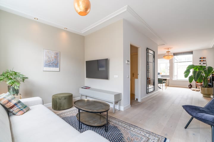 Foto 21 van Warmoezierstraat 5-B