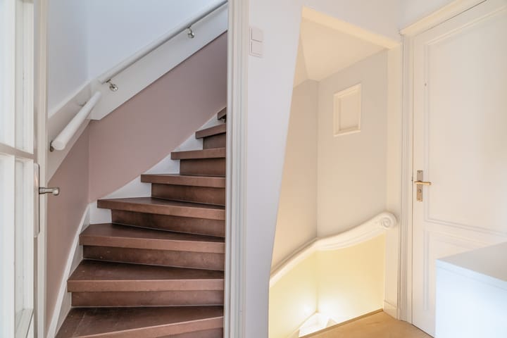 Foto 22 van Warmoezierstraat 5-B