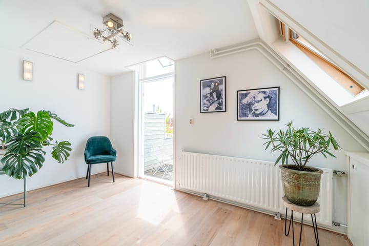 Foto 26 van Warmoezierstraat 5-B