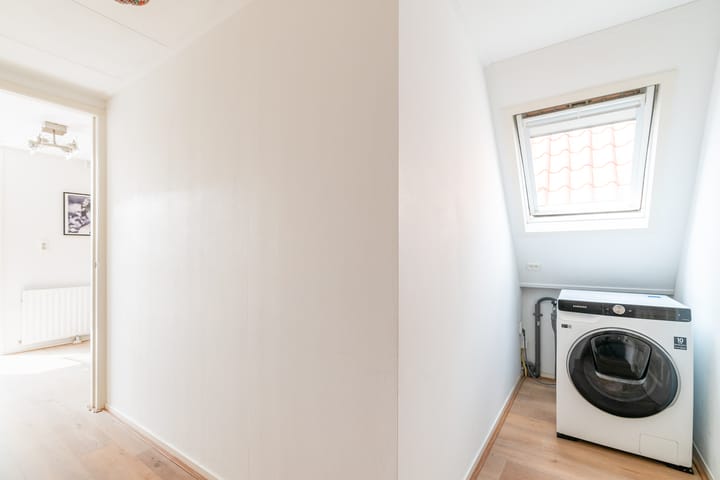 Foto 30 van Warmoezierstraat 5-B