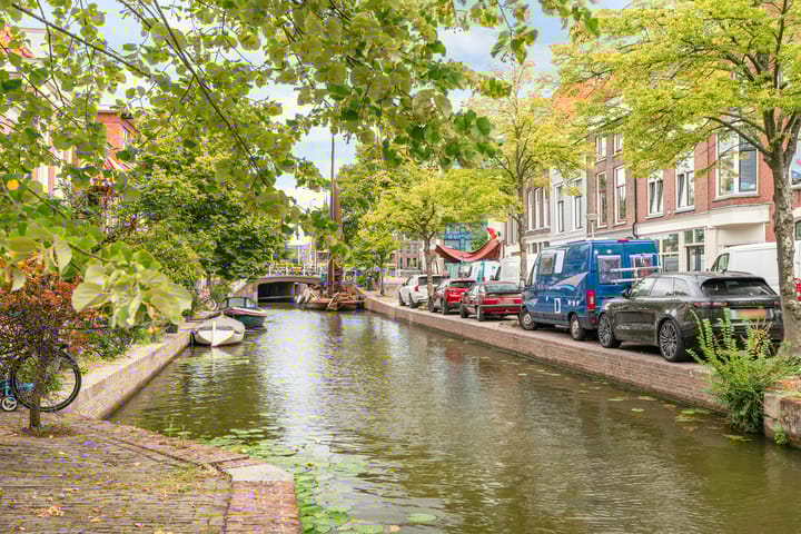 Foto 38 van Warmoezierstraat 5-B