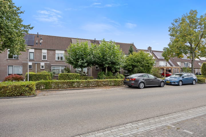 Foto 33 van Ds. Louwe Kooymanslaan 33