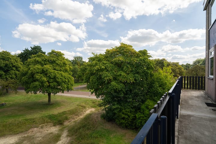 Photo 7 of Roelof van Schevenstraat 91