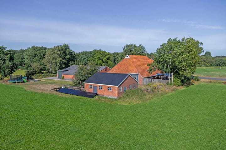 Photo 4 of Haulerwijksterweg 17