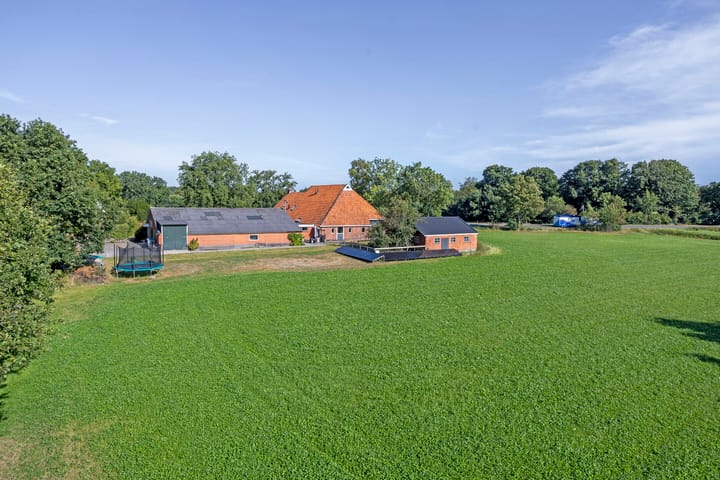 Photo 41 of Haulerwijksterweg 17