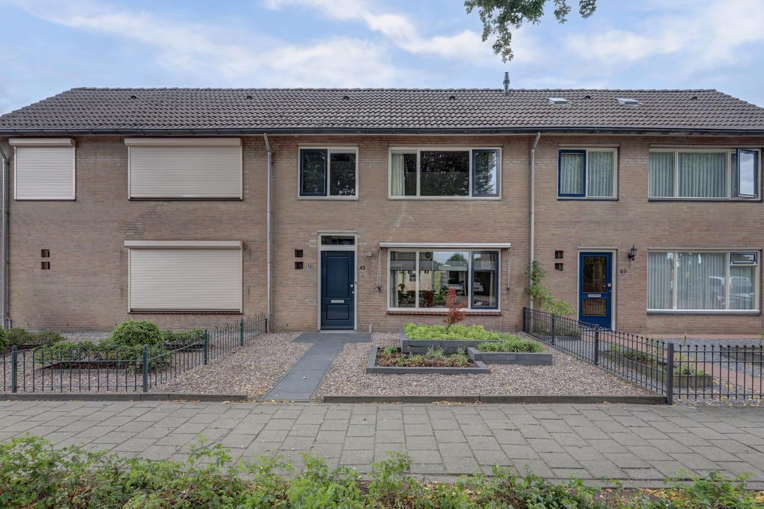 Foto 43 van Burgemeester Wientjensstraat 43