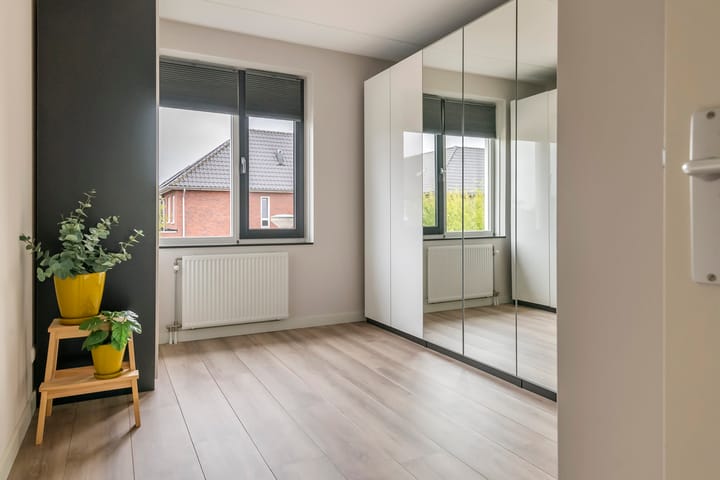 Photo 49 of Fibula 6