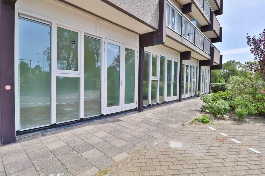 Photo 2 of Victor van Vrieslandstraat 8