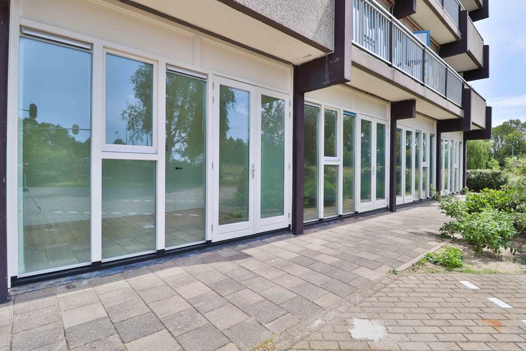 Photo 17 of Victor van Vrieslandstraat 8