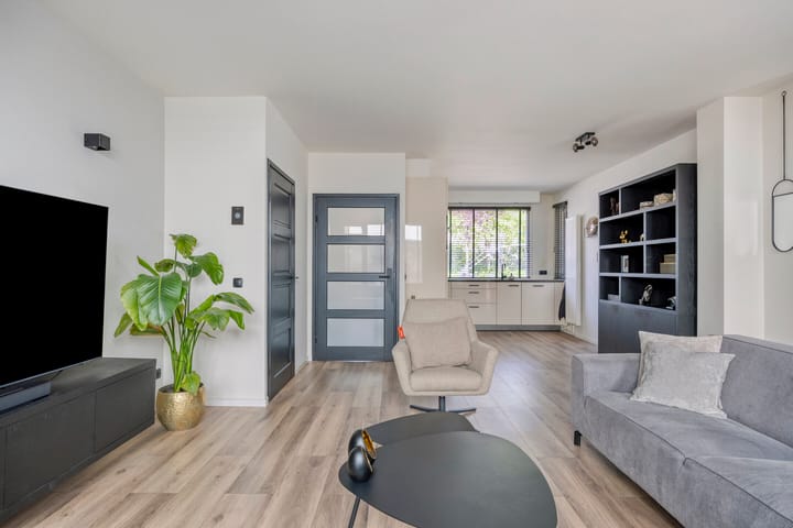 Photo 8 of Maaslandhoeven 4