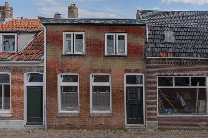 Photo 4 of Kanaalstraat 15