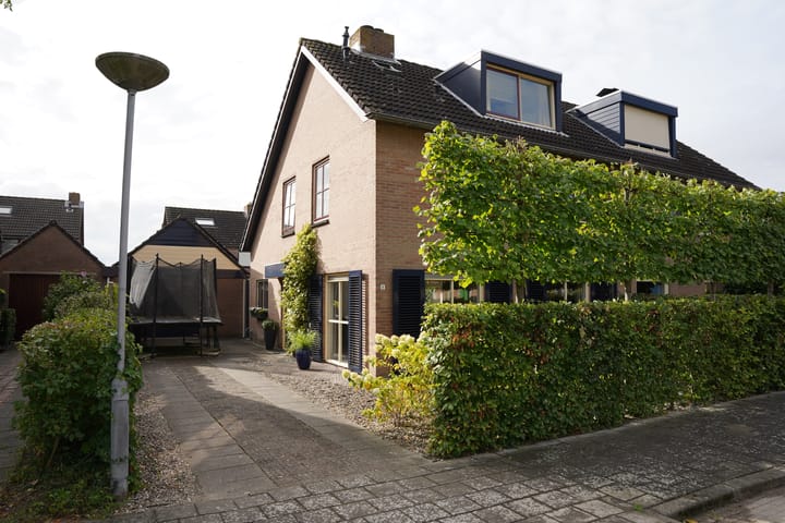 Foto 50 van Regulus 8