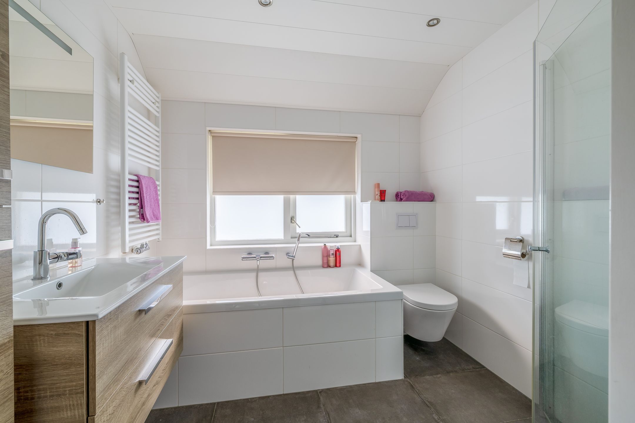 Foto 24 van Burgemeester Falkenaweg 203-B