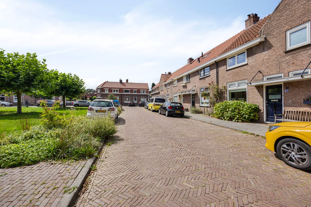 Photo 2 of Huygensstraat 41