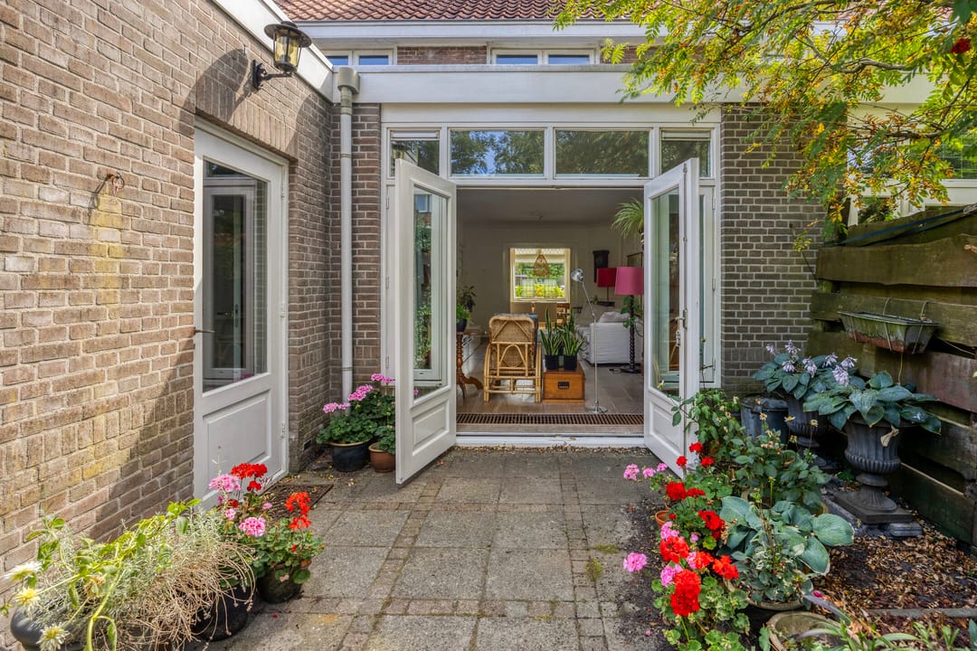 Photo 26 of Huygensstraat 41