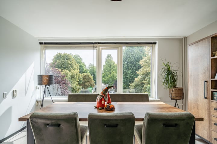 Foto 9 van Burgemeester Caan van Necklaan 132