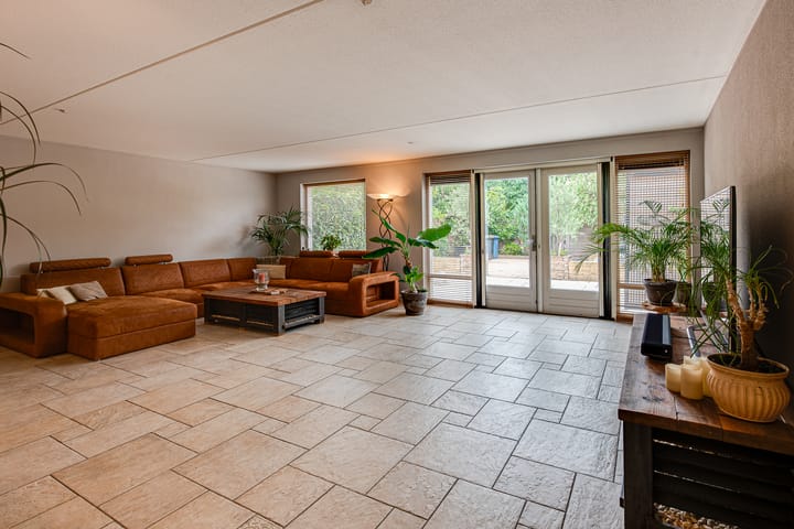 Foto 4 van Fluweelmos 8