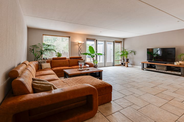 Foto 7 van Fluweelmos 8