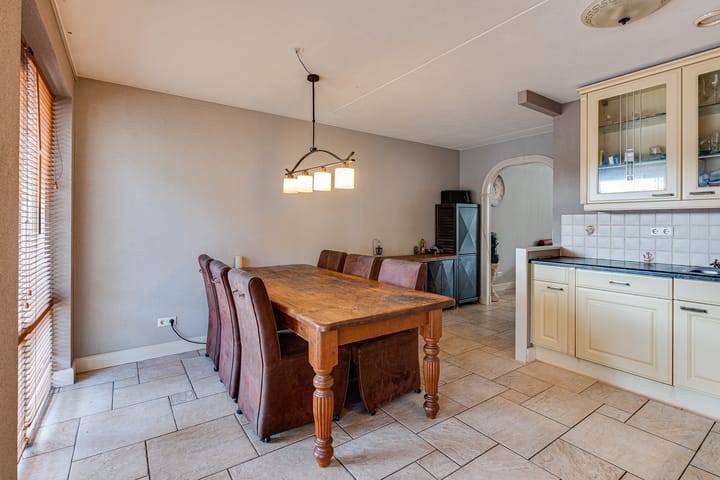 Foto 12 van Fluweelmos 8