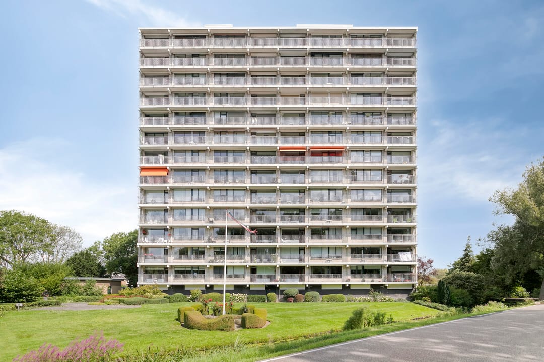 Foto 2 van Kloosplantsoen 187