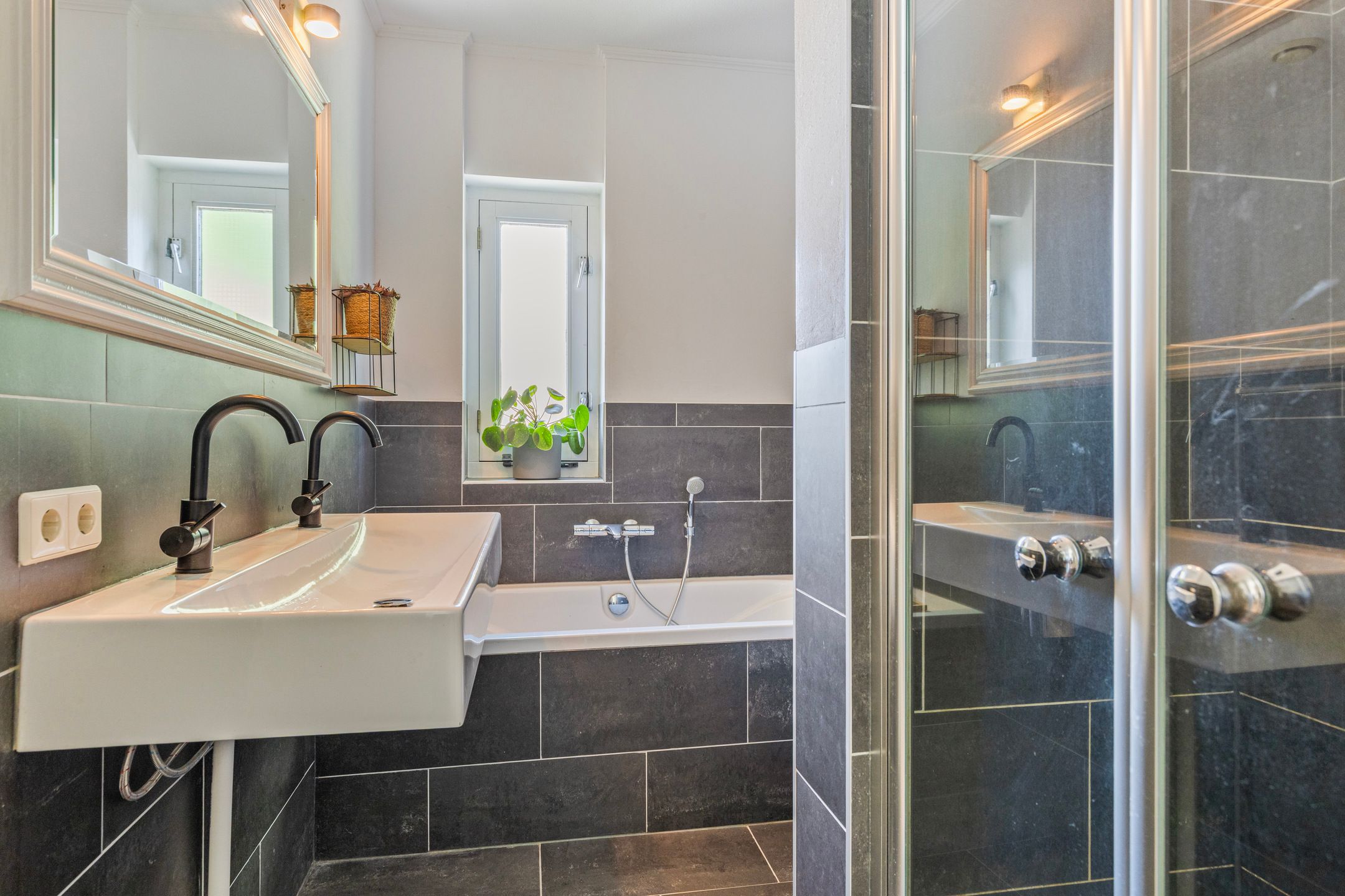 Photo 21 of Annelies Kingmahof 17