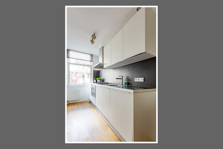 Photo 9 of Sint Willibrordusstraat 26-2