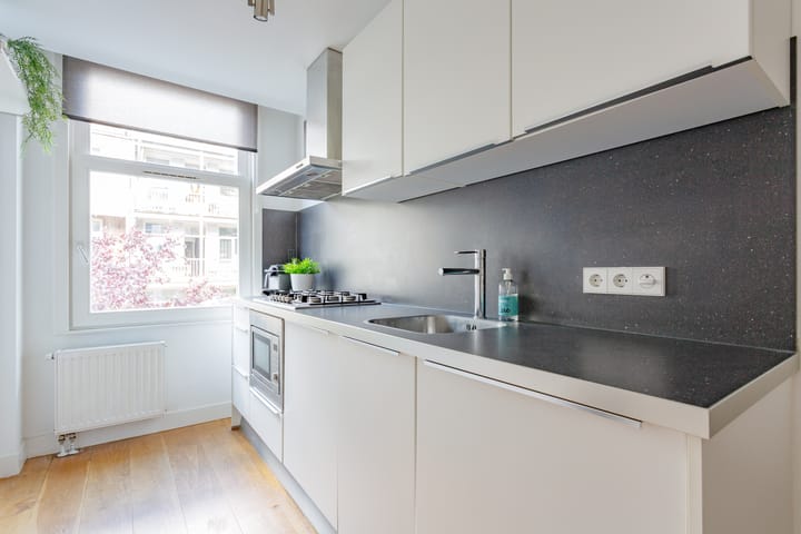 Photo 10 of Sint Willibrordusstraat 26-2