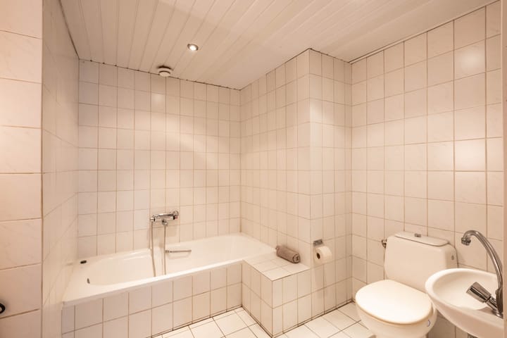 Photo 16 of Floraliastraat 78-A