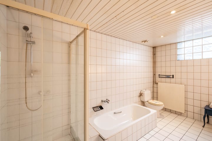 Photo 18 of Floraliastraat 78-A