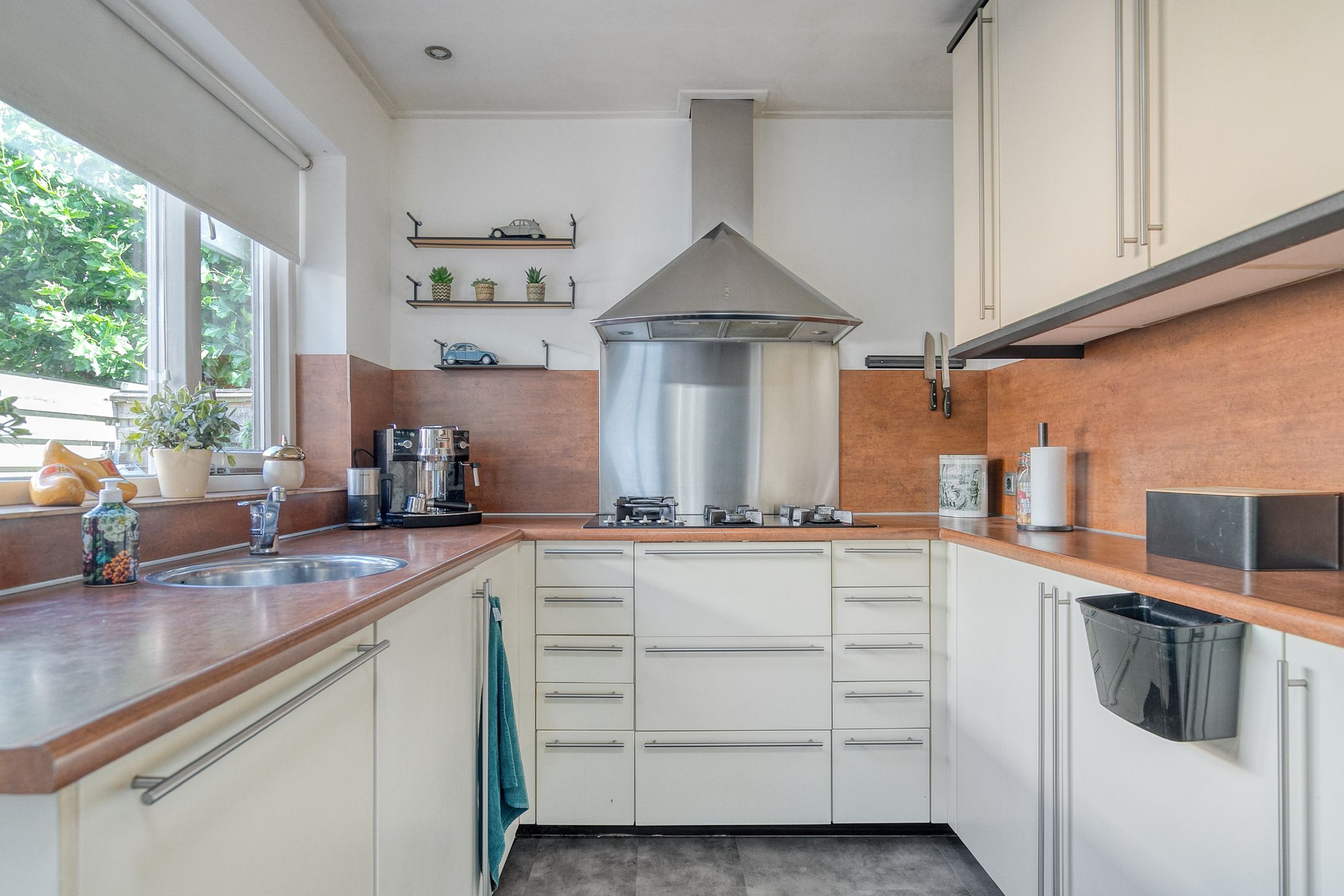 Photo 15 of Cort van der Lindenlaan 15