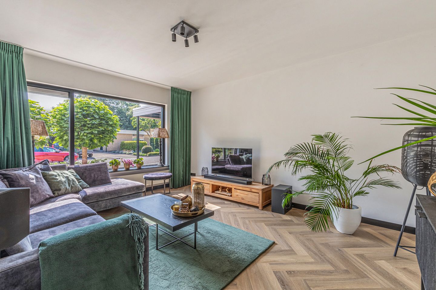 Photo 4 of Vincent van Goghlaan 9