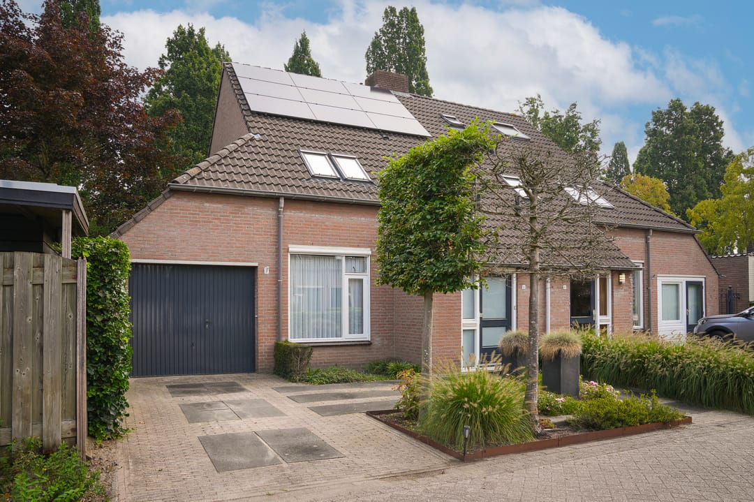 Photo 31 of Van Beverwijkstraat 6