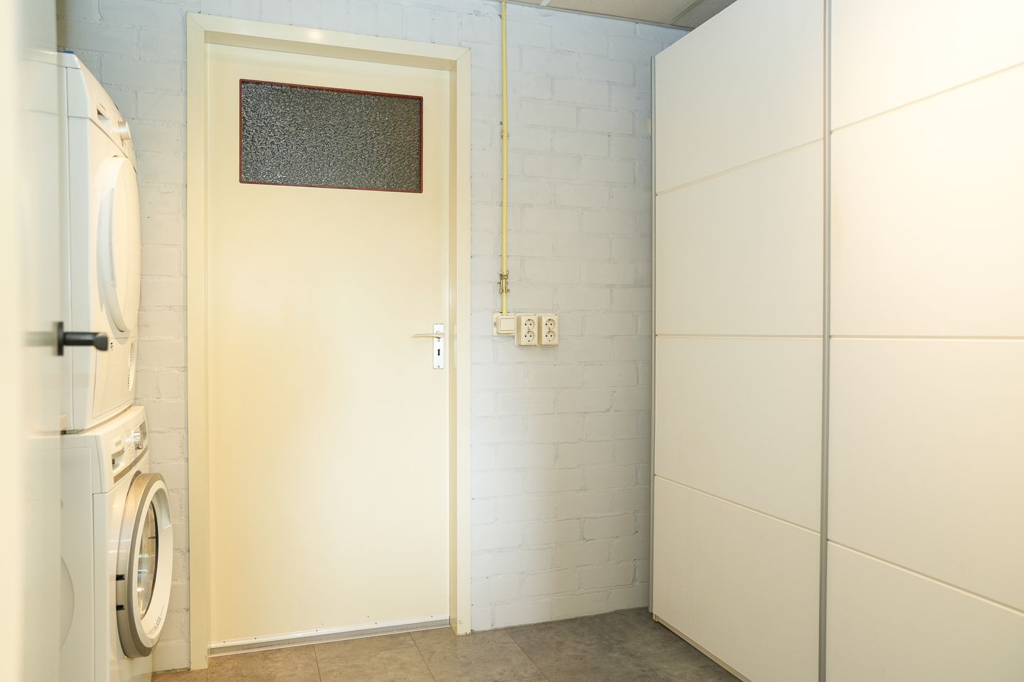 Photo 14 of Van Beverwijkstraat 6