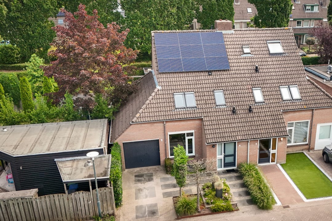 Photo 2 of Van Beverwijkstraat 6