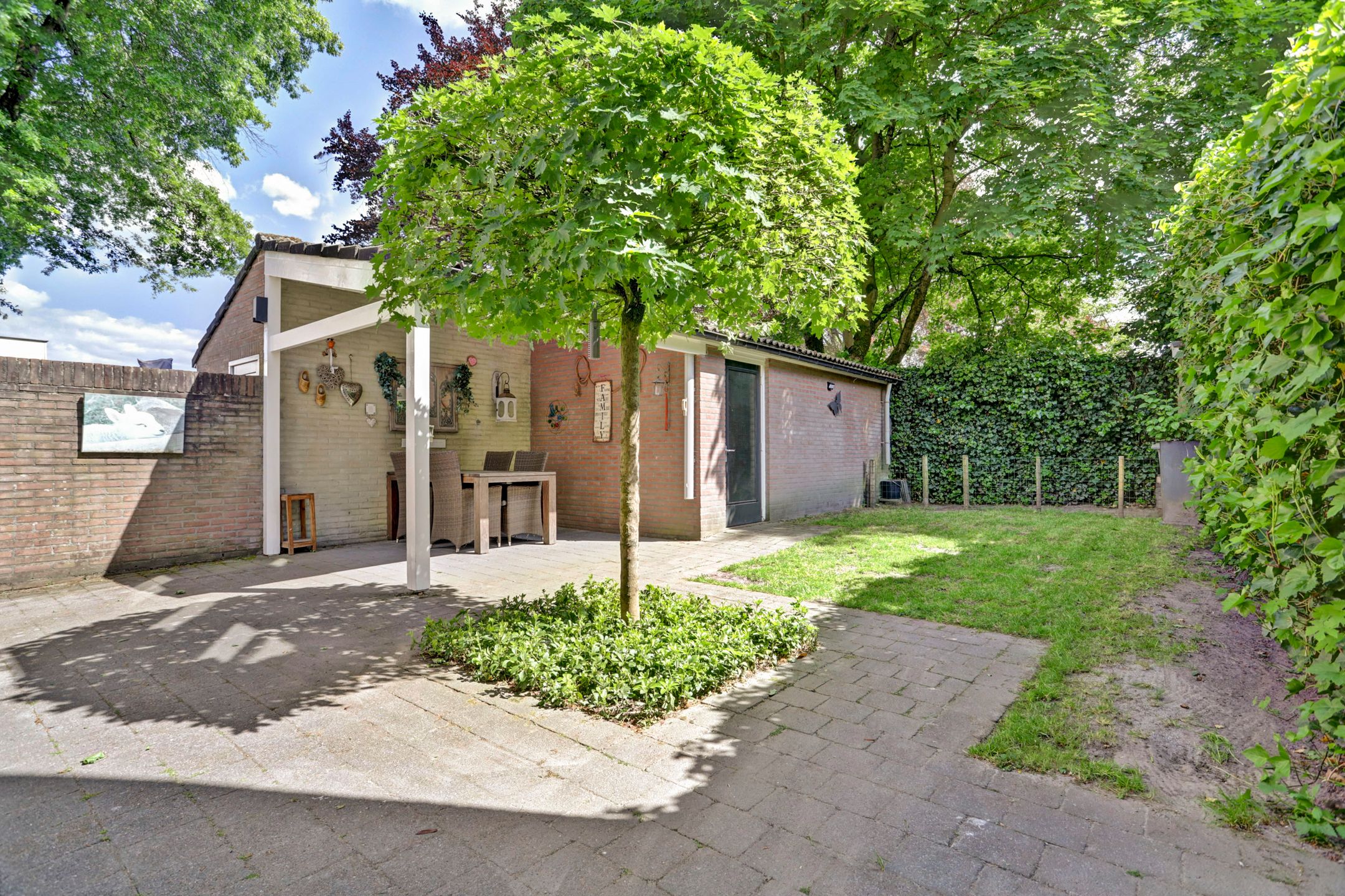 Photo 3 of Schutsboom 74