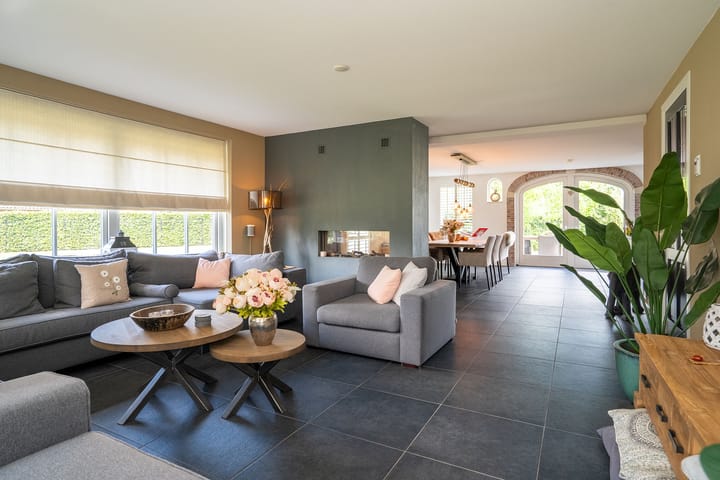 Photo 2 of Olink Es 1