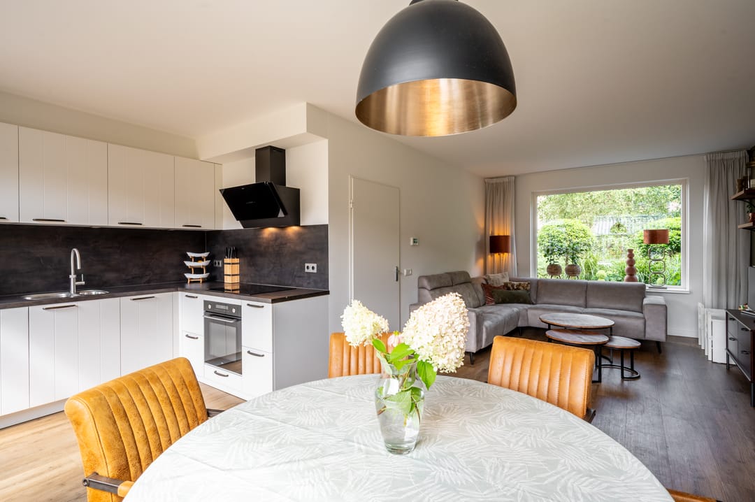 Photo 8 of Pluutstraat 58