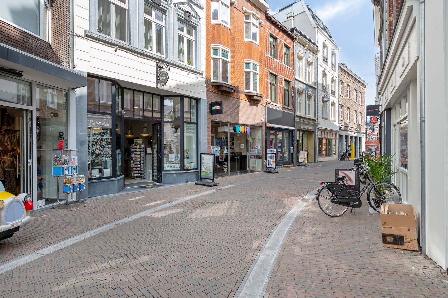 Bekijk foto 2 van Limbrichterstraat 9