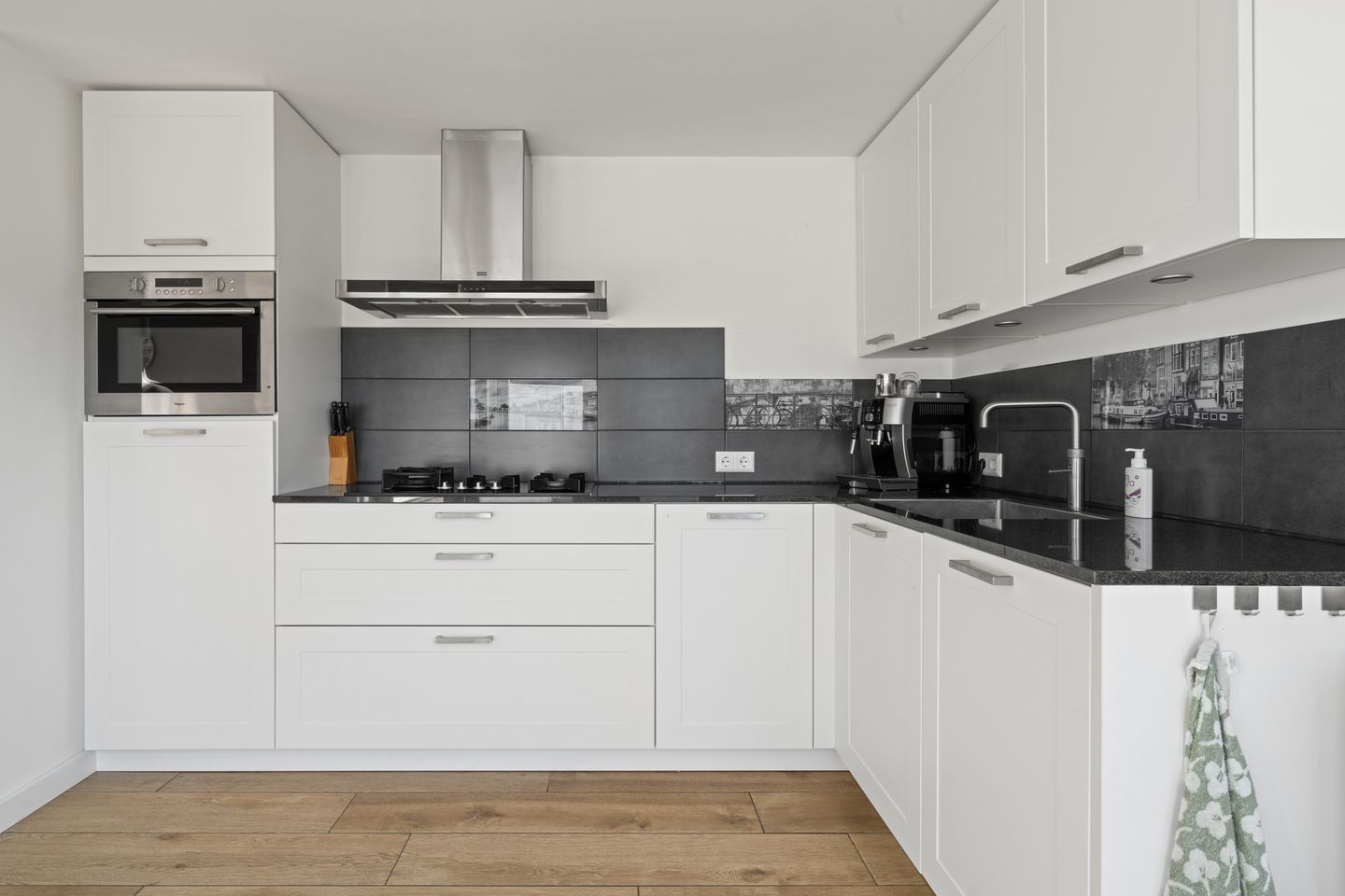 Foto 19 van Bernhardstraat 4