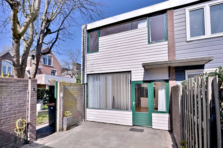 Photo 4 of Smyrnastraat 80